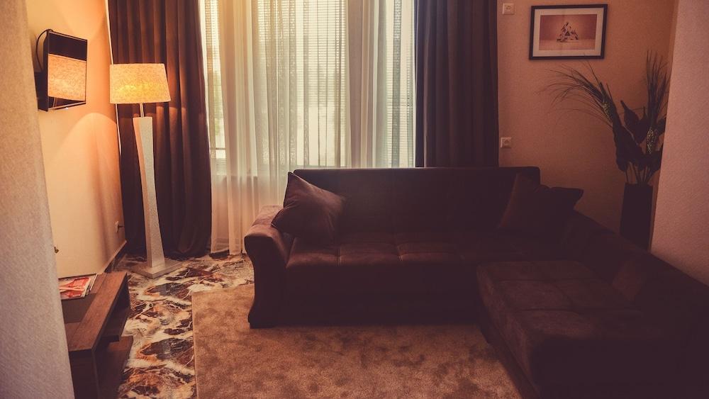 Margo Palace Hotel Tbilisi Ngoại thất bức ảnh